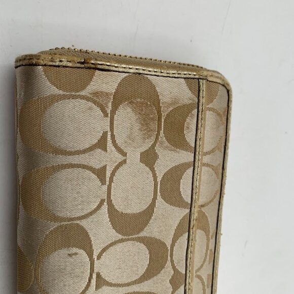 Coach Wallet - Picture 4 of 10